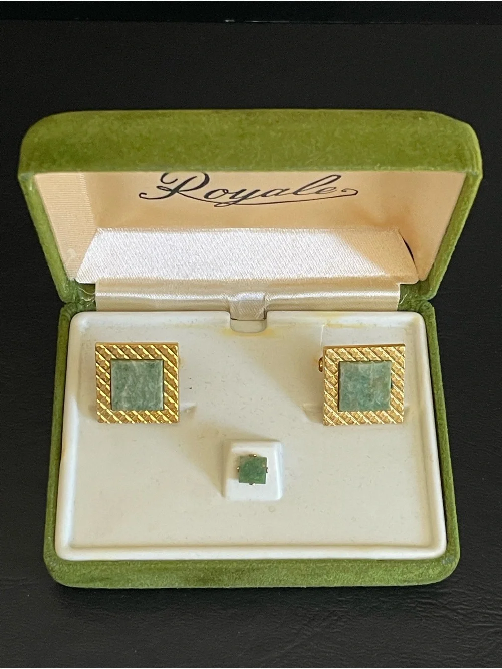 Vintage genuine green jade Stone square cuff links and tie tack.